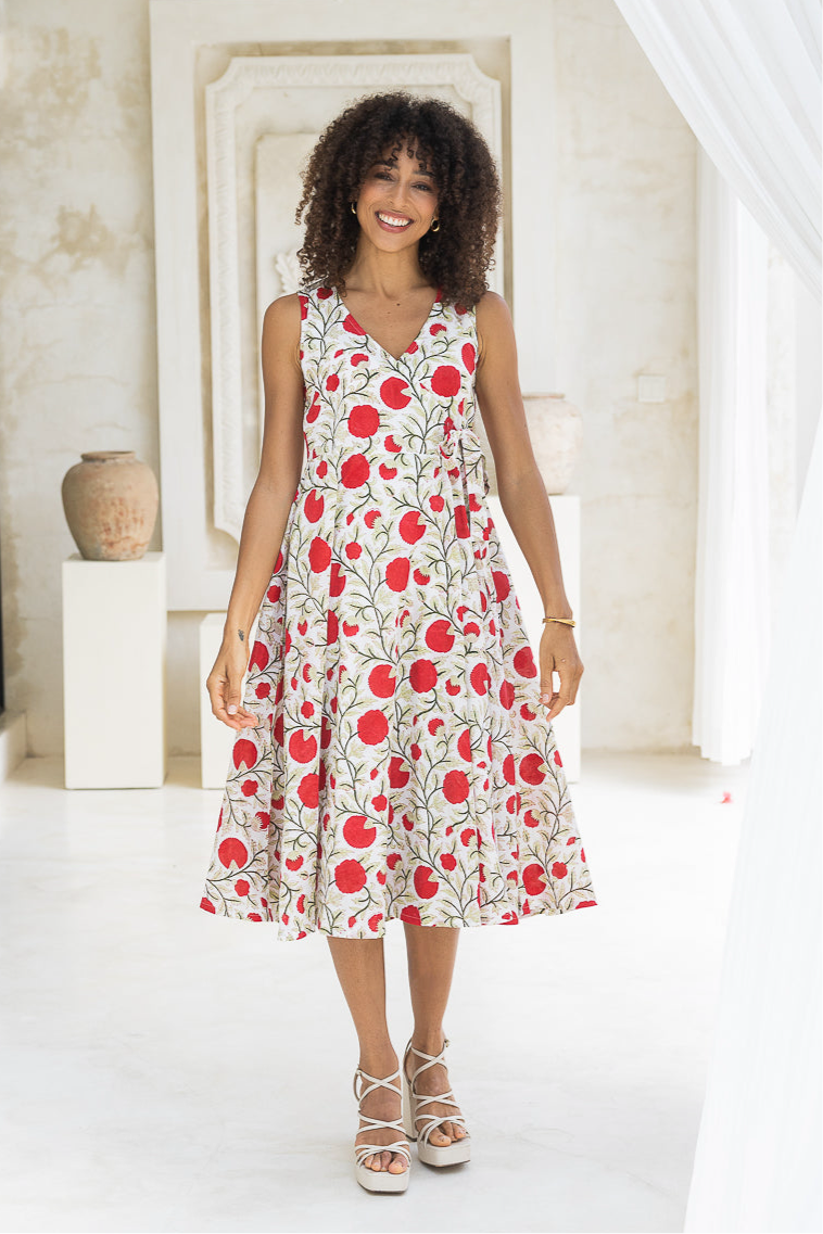 Lilia Sleevless Dress in Red