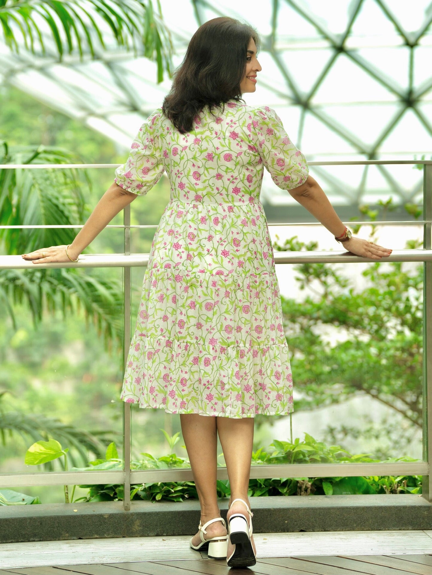 Senna Short Sleeve Dress in Rose Vine