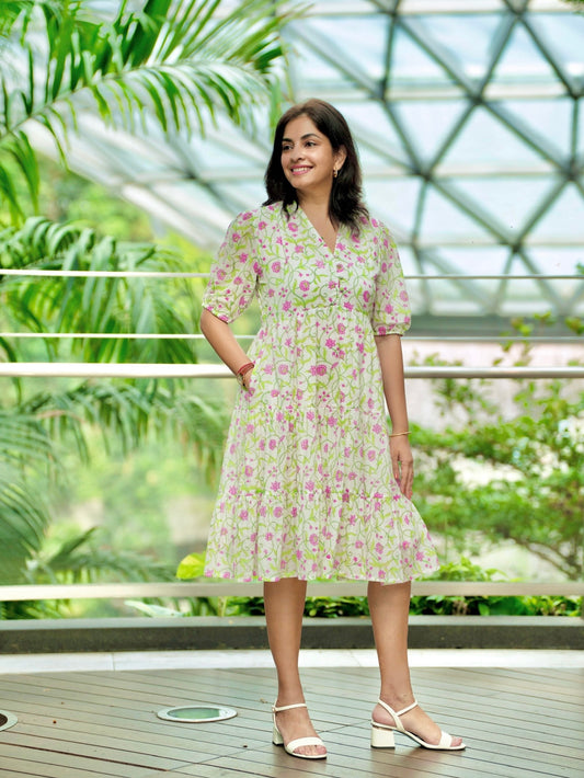 Senna Short Sleeve Dress in Rose Vine