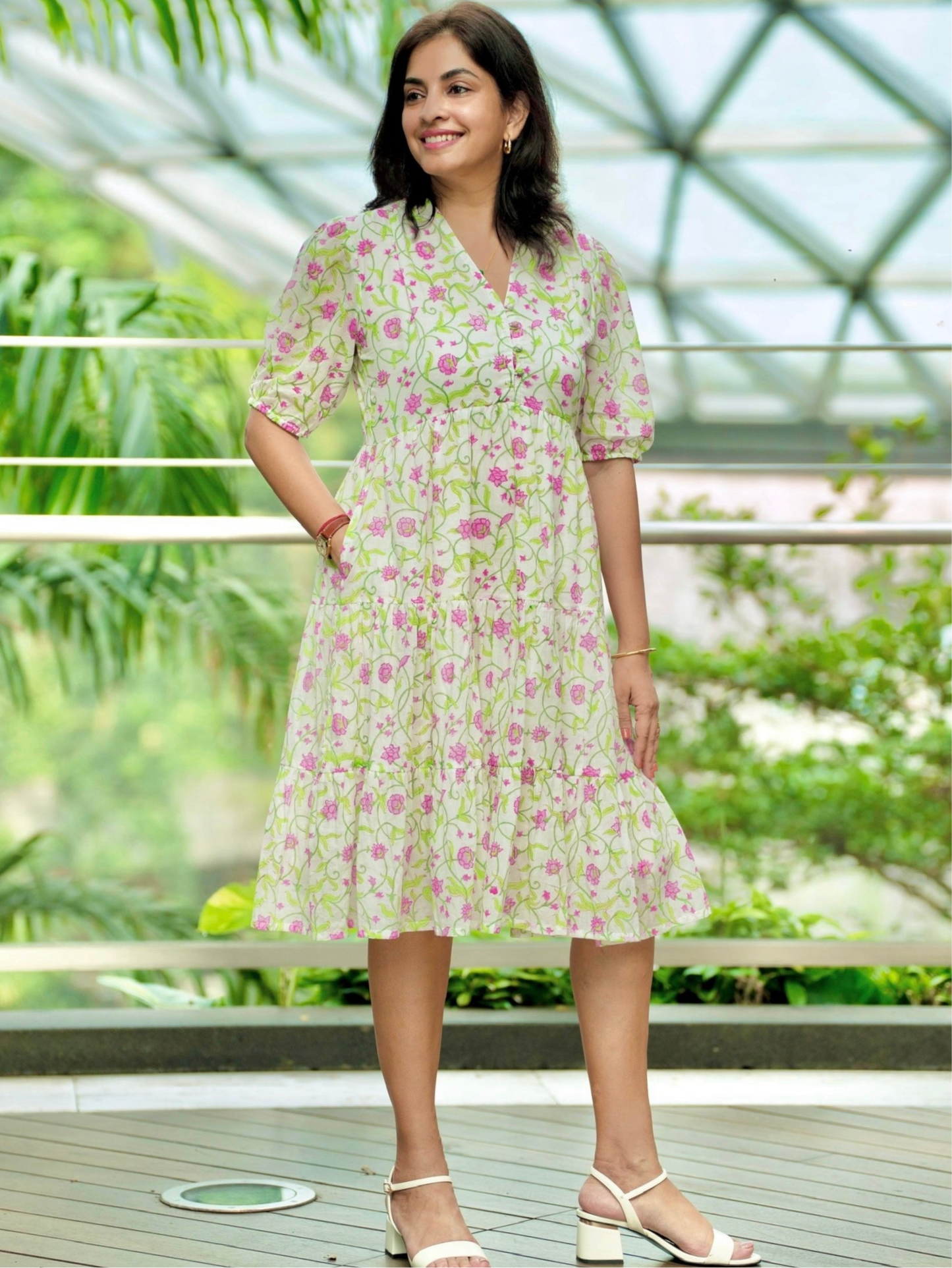 Senna Short Sleeve Dress in Rose Vine