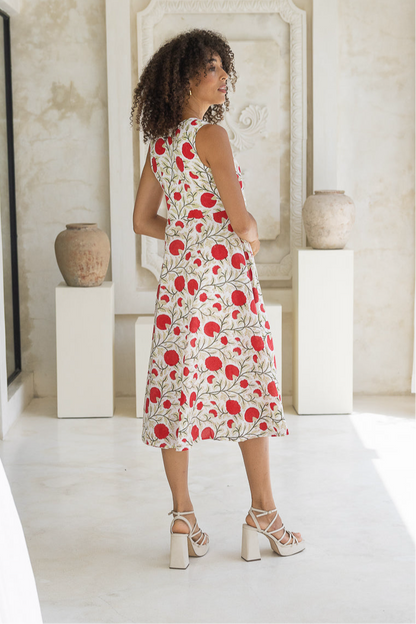 Lilia Sleevless Dress in Red